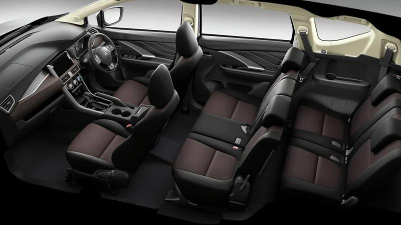 7-местный Mitsubishi Xpander Cross подешевел в России, но покупать его придется у "частников"