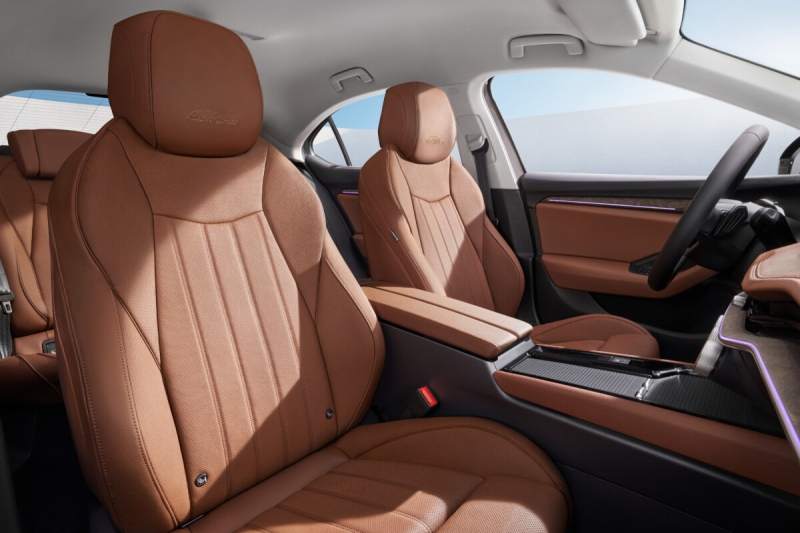 Аналитик рассказал, почему новая Skoda Superb оказалась не хуже Mercedes и Audi, но с одним нюансом