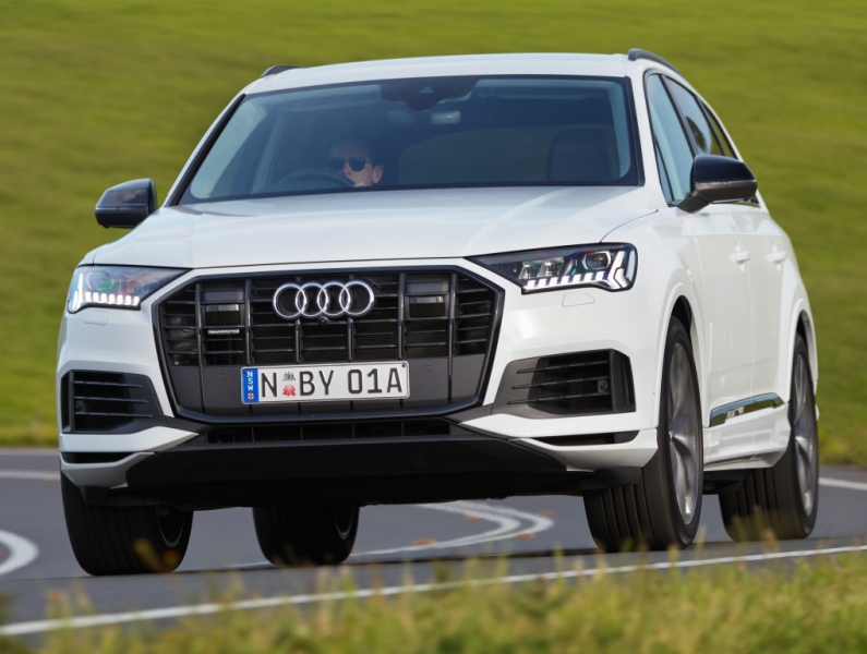 Audi Q7 и BMW X3 стали первыми в списке лучших полноприводных кроссоверов