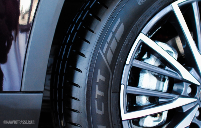 Автоэксперты дали несколько советов, как сэкономить при покупке летних покрышек