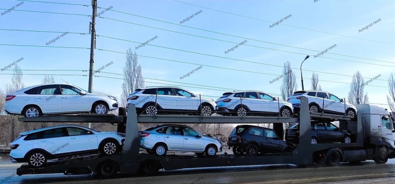 Avtograd news: "АвтоВАЗ" возобновил сборку универсалов Lada Vesta