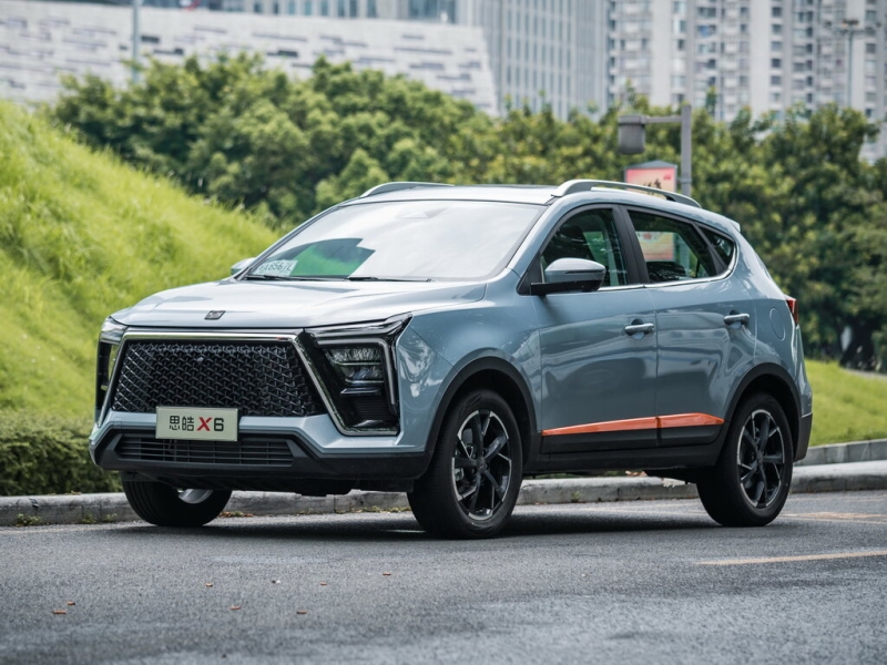 "Автопоток": на "Москвиче" заметили первые образцы нового кроссовера