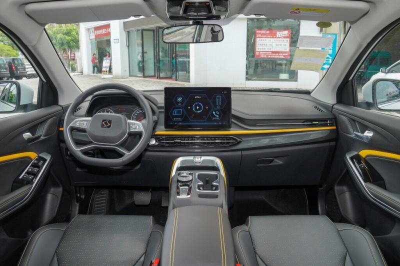 "Автопоток": на "Москвиче" заметили первые образцы нового кроссовера