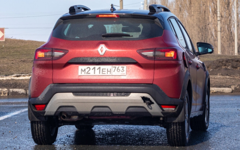 "АвтоВАЗ" начал тестировать новый кросс Renault с нестандартной внешностью