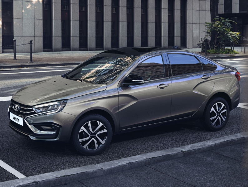 "АвтоВАЗ" предложит покупателям больше Lada Vesta с импортным оснащением: планы производителя