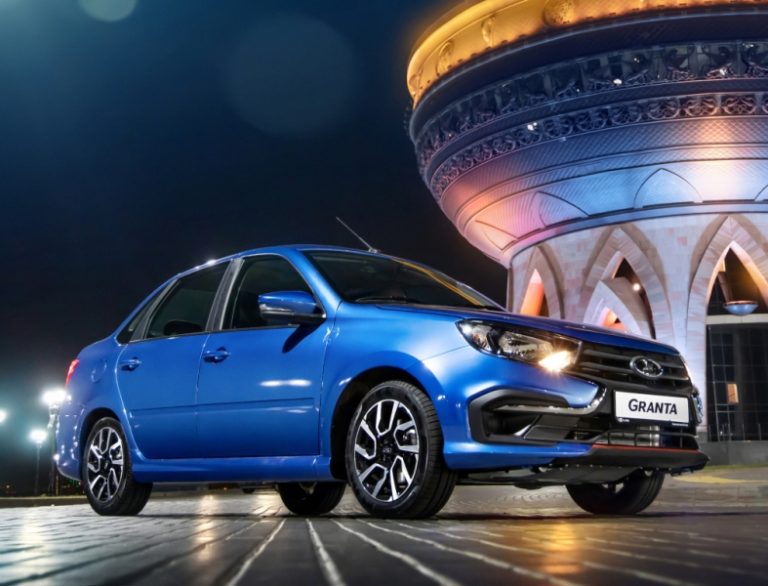 «АвтоВАЗ» сменил имя «драйверской» Lada Granta, сблизив ее с дорогой Vesta