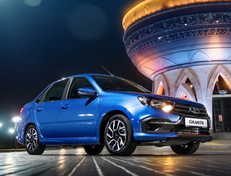 "АвтоВАЗ" сменил имя "драйверской" Lada Granta, сблизив ее с дорогой Vesta