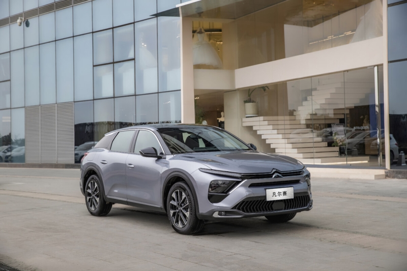 Динамичный и удобный в эксплуатации - Citroen C5 X прошел тест-драйв