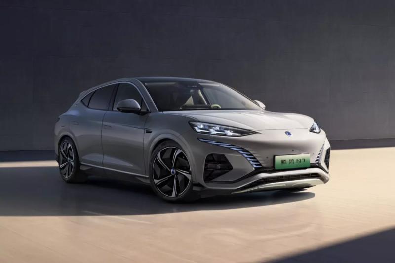 Директор автосалона назвал 4 недостатка нового Denza N7, которые делают кроссовер непригодным для России