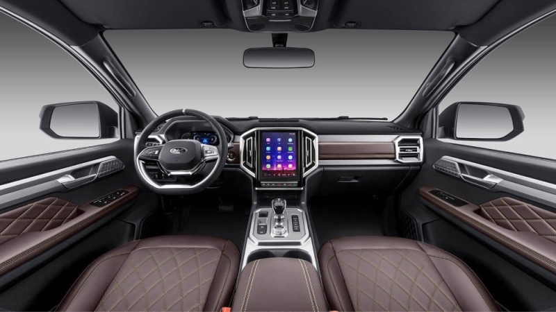 Директор автосалона объяснил, почему новый пикап JAC T9 должен стоить дороже, чем его оценили в России