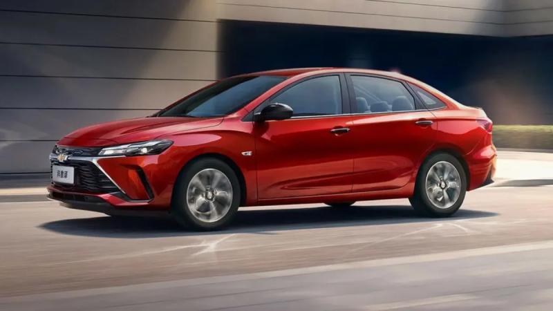Эта новинка от Chevrolet лучше Lada Vesta, но стоит столько же: "автомат", мощный мотор и отличное оснащение
