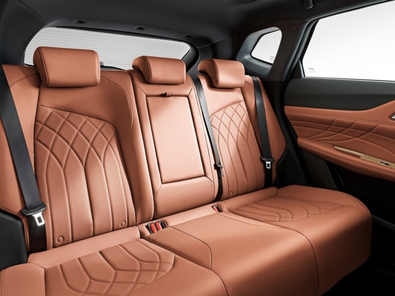 Face ID, два экрана и кузов в стиле Lexus, а цена - 1,5 млн рублей: гибридный кросс Changan Uni-Z готов к дебюту