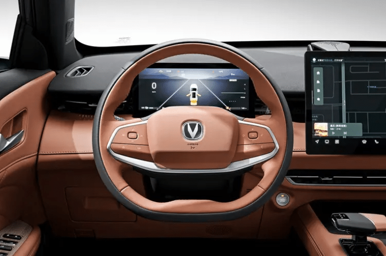 Face ID, два экрана и кузов в стиле Lexus, а цена - 1,6 млн рублей: гибридный кросс Changan Uni-Z готов к дебюту