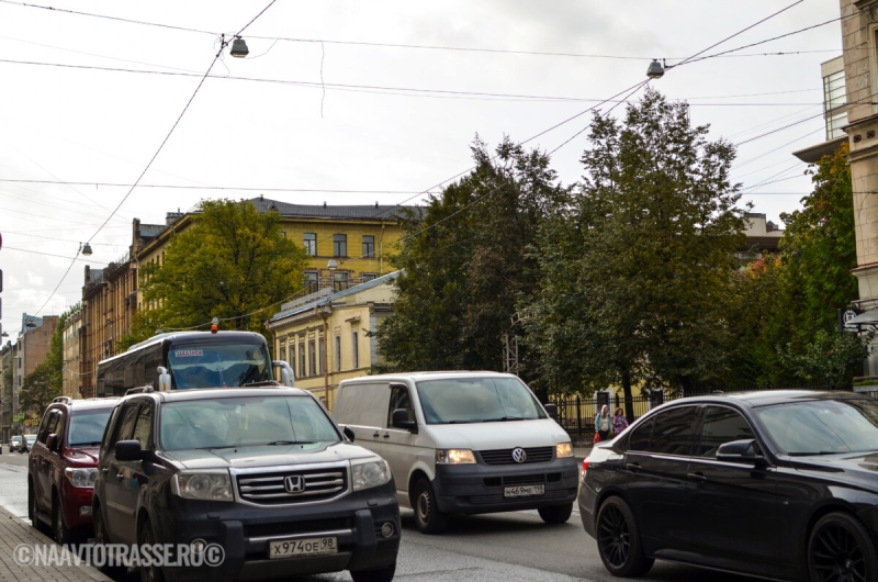 Инспектор ГИБДД напомнил о штрафах за буксировку автомобиля с ошибками