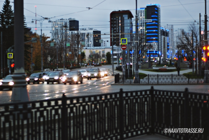 Инспектор ГИБДД объяснил, когда езда без ближнего света ненаказуема: особенности ПДД