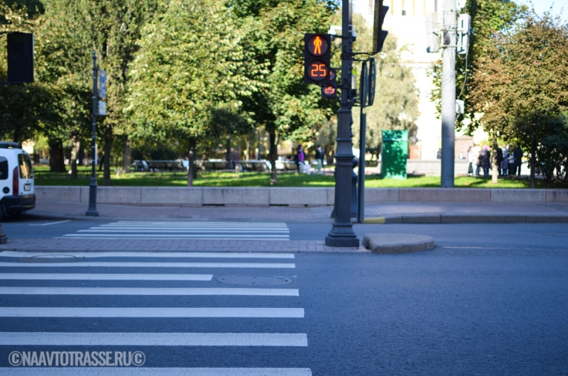 Капитан полиции объяснил, на какое расстояние распространяется действие знака "Пешеходный переход"