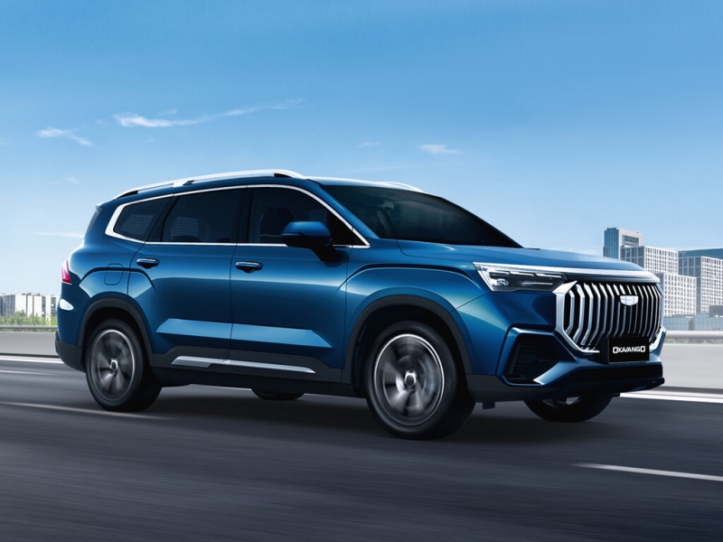 Количество проданных автомобилей в салонах возросло в Петербурге на 61,5%