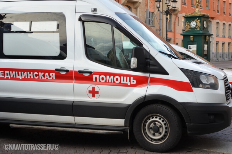 Машинам скорой помощи хотят разрешить таранить автомобили россиян