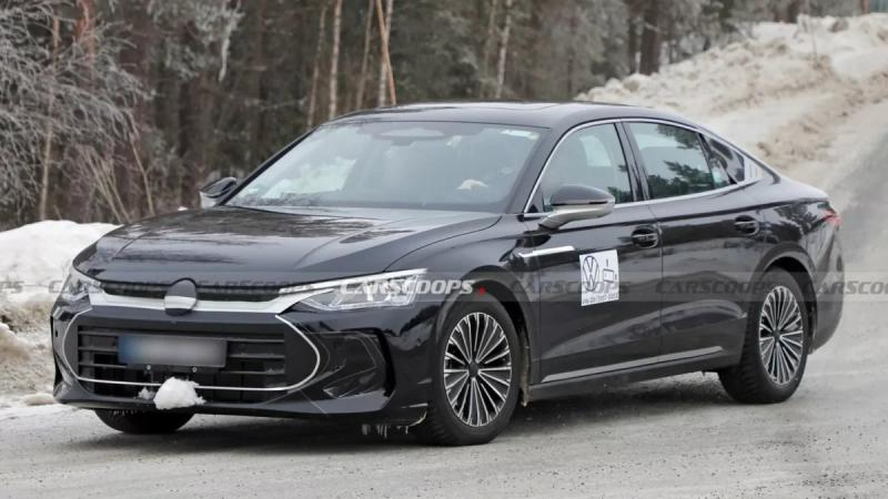 На фото раскрыли новый седан от Volkswagen во время тестовых заездов