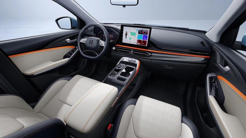 На московском автозаводе стартовало производство нового кроссовера "Москвич 5"