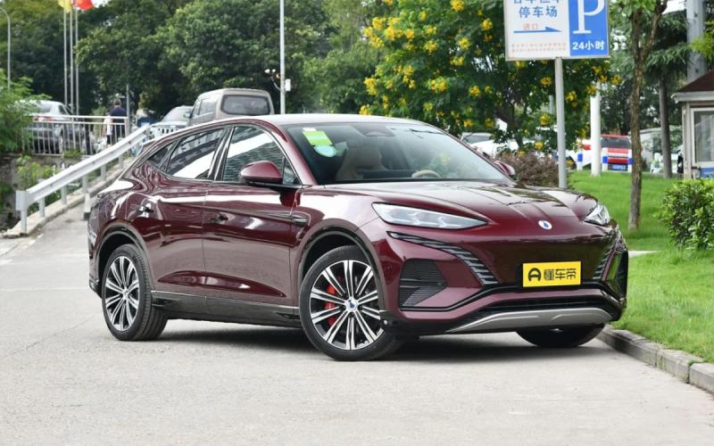 На российский рынок вышел новый кроссовер Denza N7 от Mercedes-Benz