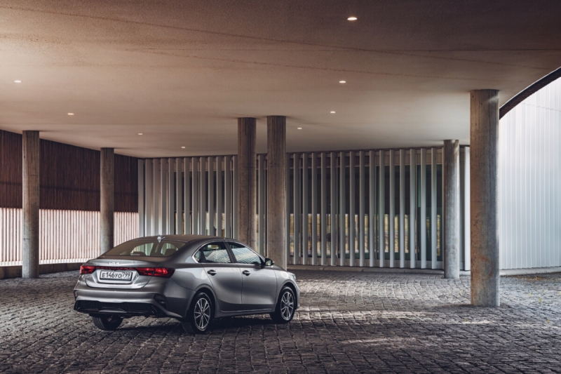 На российском рынке начались продажи седана Kia Cerato за 2,65 млн рублей