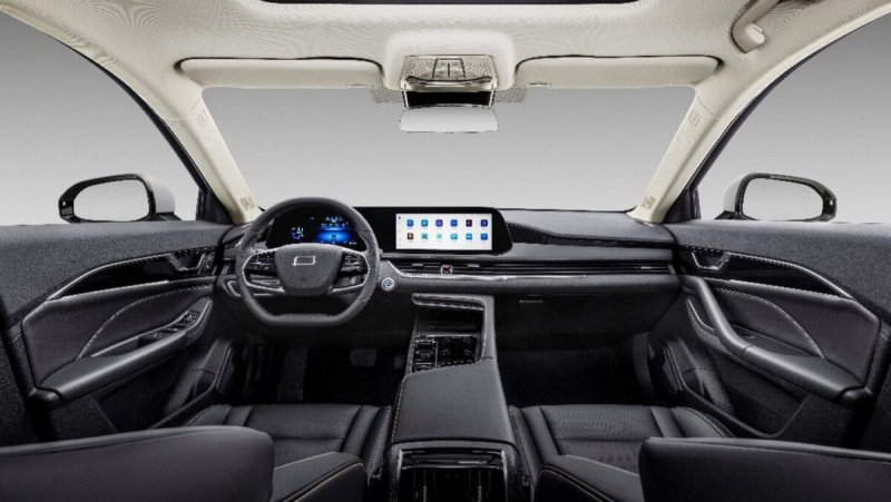 Новинка FAW с экранами, 224-сильным мотор и АКПП появится в России: состоялся анонс Bestune B70 2024