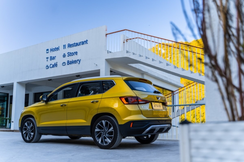 Новый кросс от Volkswagen в России оценили дешевле 2 млн рублей: сколько теперь стоит Jetta VS5?