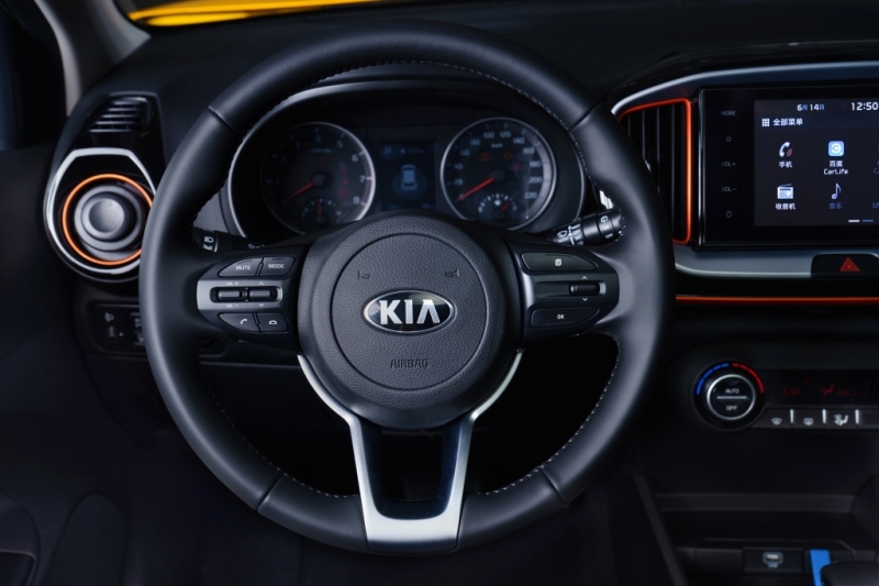 Новый кроссовер от Kia оценили чуть дороже 2 млн рублей: KX1 уже у дилеров