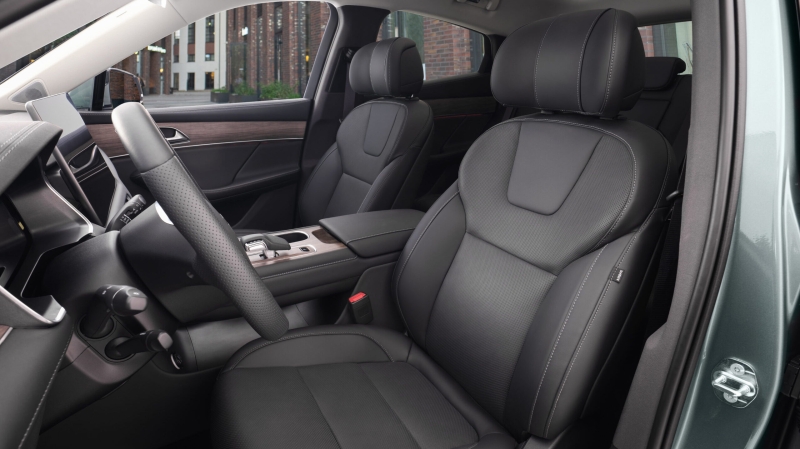 Объявлены цены на самый быстрый российский электрокроссовер