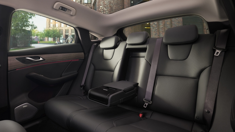 Объявлены цены на самый быстрый российский электрокроссовер