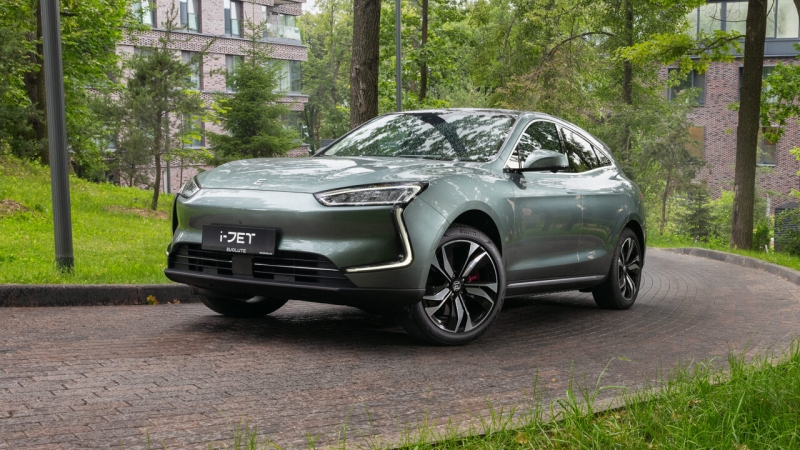 Объявлены цены на самый быстрый российский электрокроссовер