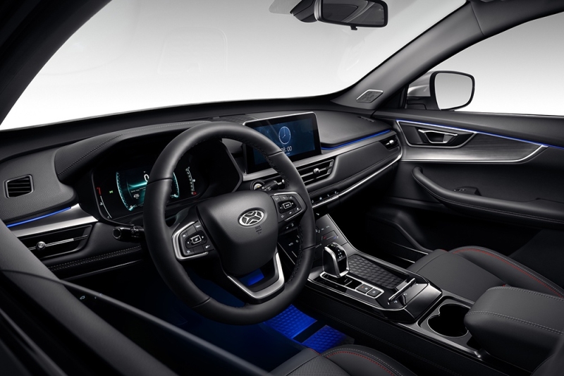 Официально представлен новый "российский" кроссовер Xcite X-Cross 7