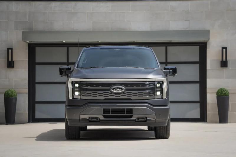 Пикап Ford F-150 Lightning после обновления может лишиться прежнего названия