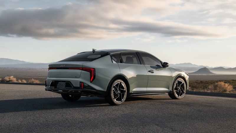 Представлен абсолютно новый седан Kia &mdash; преемник Cerato