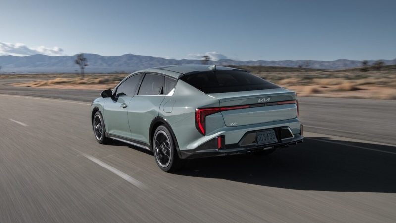 Представлен абсолютно новый седан Kia &mdash; преемник Cerato