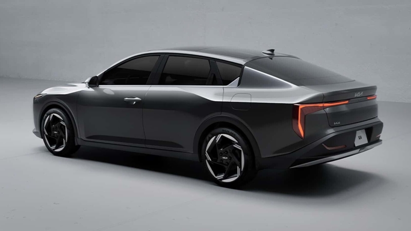Представлен новый &laquo;клыкастый&raquo; седан Kia. Как он выглядит