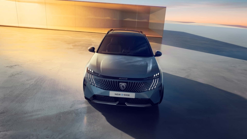 Представлен Peugeot E-5008: первый в своем роде электрический семиместный кроссовер