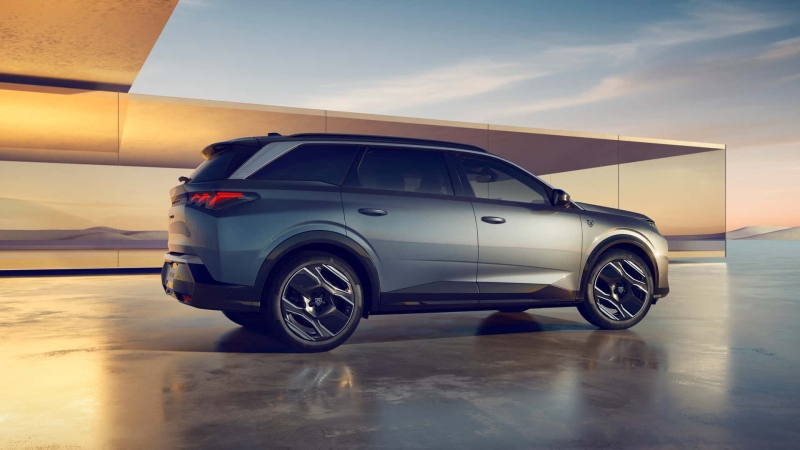 Представлен Peugeot E-5008: первый в своем роде электрический семиместный кроссовер