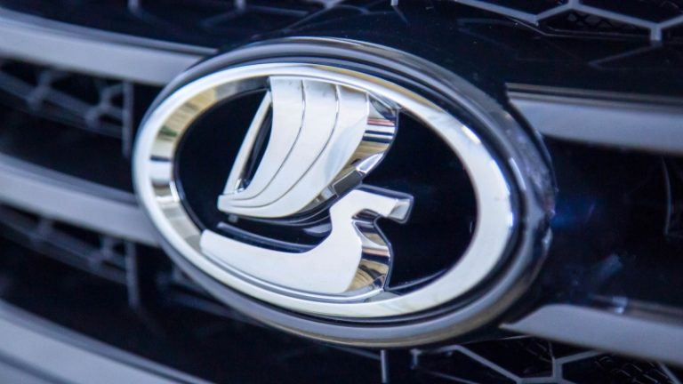 Раскрыты имена еще двух новых моделей LADA