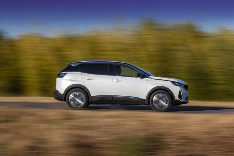 Раскрыты рублевые цены на новый кроссовер Peugeot 3008 российской сборки