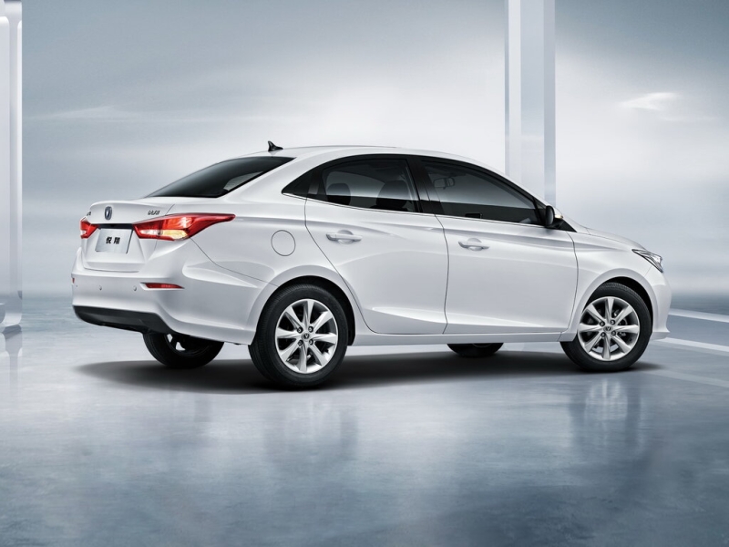 Рассекретили список самых дешевых седанов в России на март 2024 года