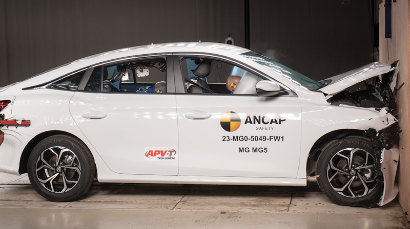 Седан MG 5 с треском провалил краш-тест. Почему он небезопасен