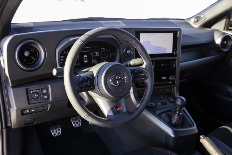 Toyota выпустила один из лучших автомобилей, который должен приехать в Россию - отзывы владельцев