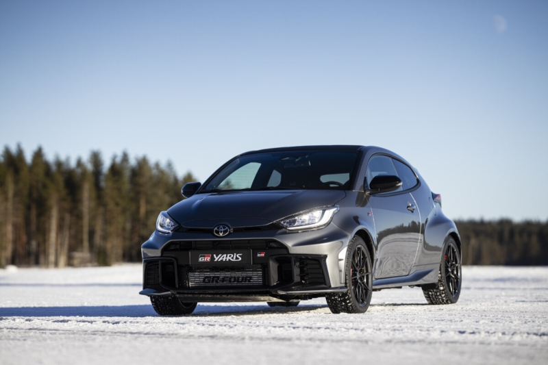 Toyota выпустила один из лучших автомобилей, который должен приехать в Россию - отзывы владельцев