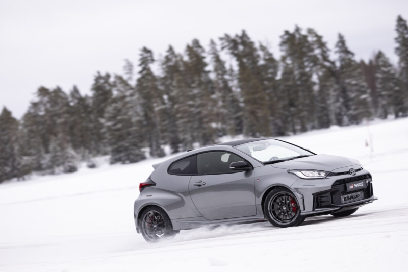 Toyota выпустила один из лучших автомобилей, который должен приехать в Россию - отзывы владельцев