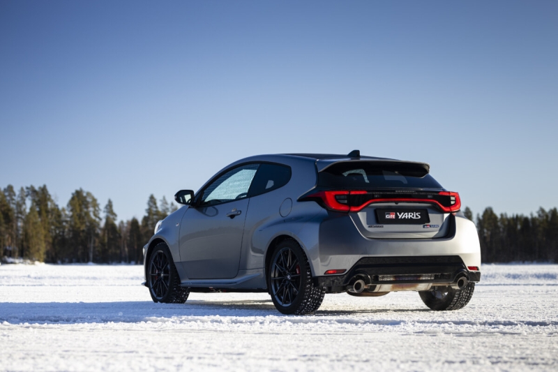 Toyota выпустила один из лучших автомобилей, который должен приехать в Россию - отзывы владельцев