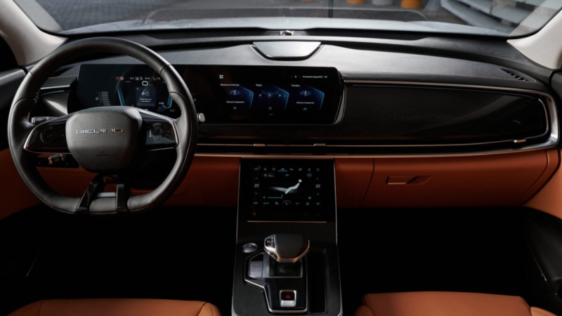 Три экрана, пульт управления мультимедиа и 177 сил за 3 миллиона: новый BAIC X75 вышел на рынок РФ