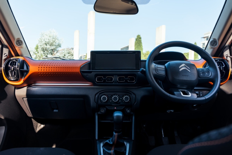 В Европе продается дешевый городской автомобиль, превосходящий VW Polo по комфорту