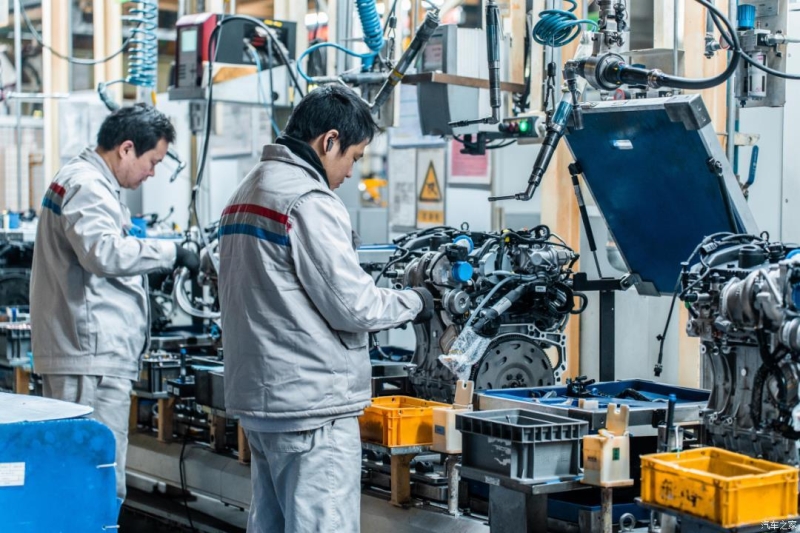 В Китае начали собирать мотор от Peugeot для российских новинок